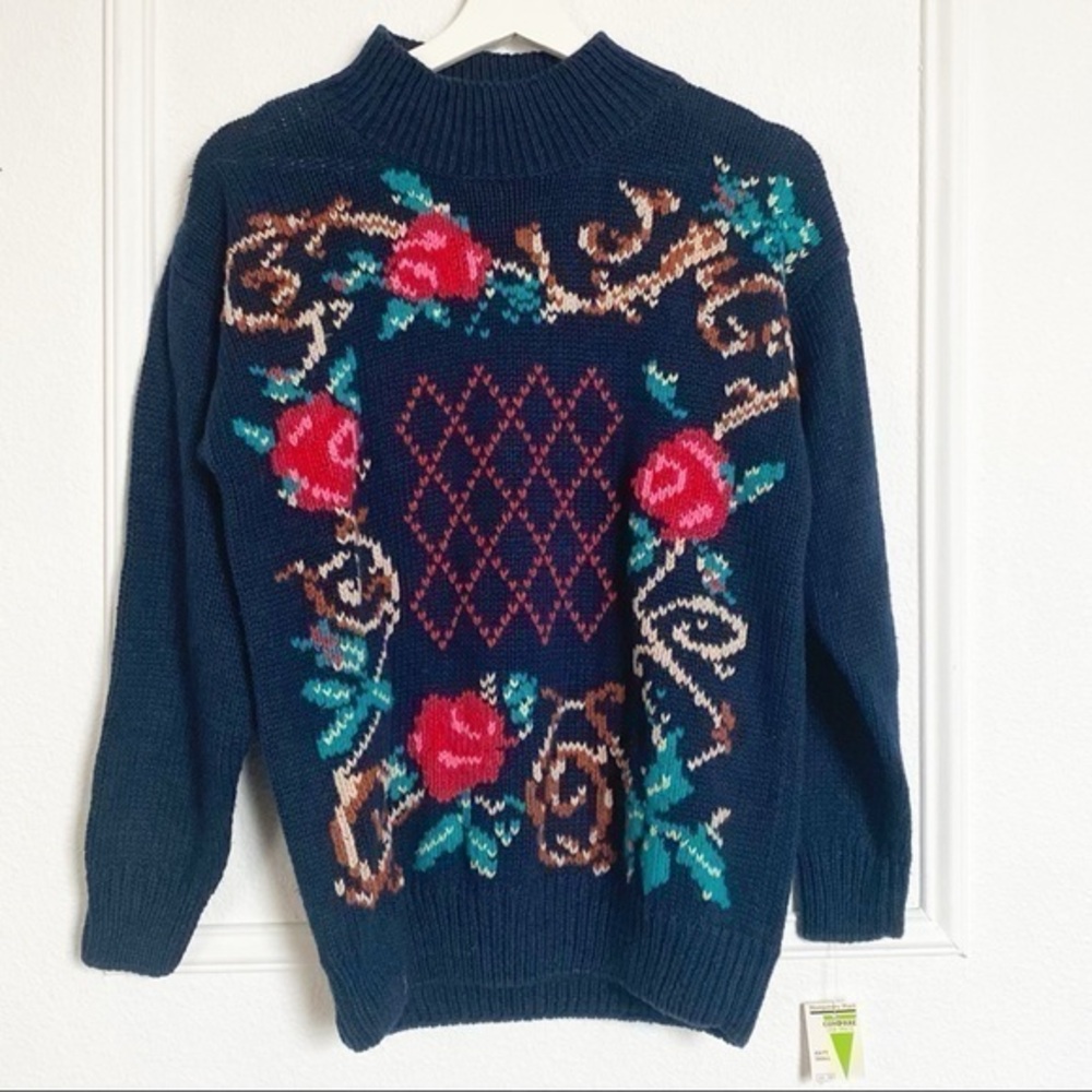 Vintage Cable knit chunky floral navy blue sweater